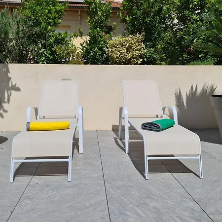 50m2 Avec Terrasse Transat Barbecue Parking 昂蒂布