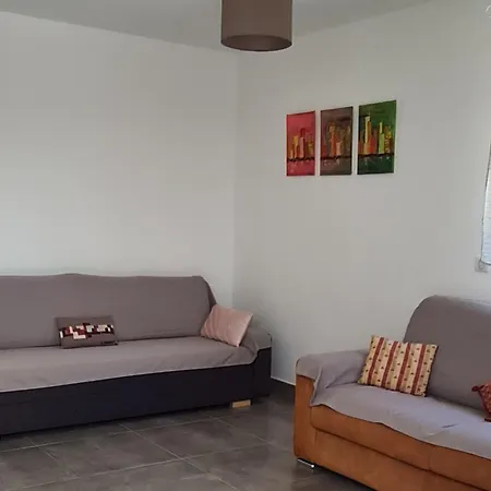 Appartement 50m2 Avec Terrasse Transat Barbecue Parking *